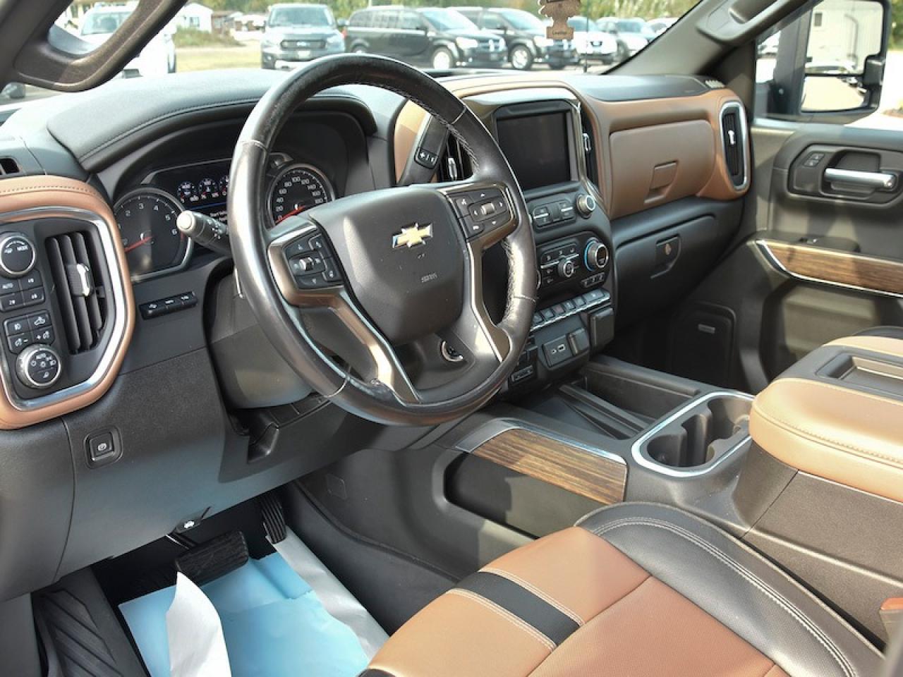 2021 Chevrolet Silverado 1500 4WD Crew Cab 147" High Country - Photo #5