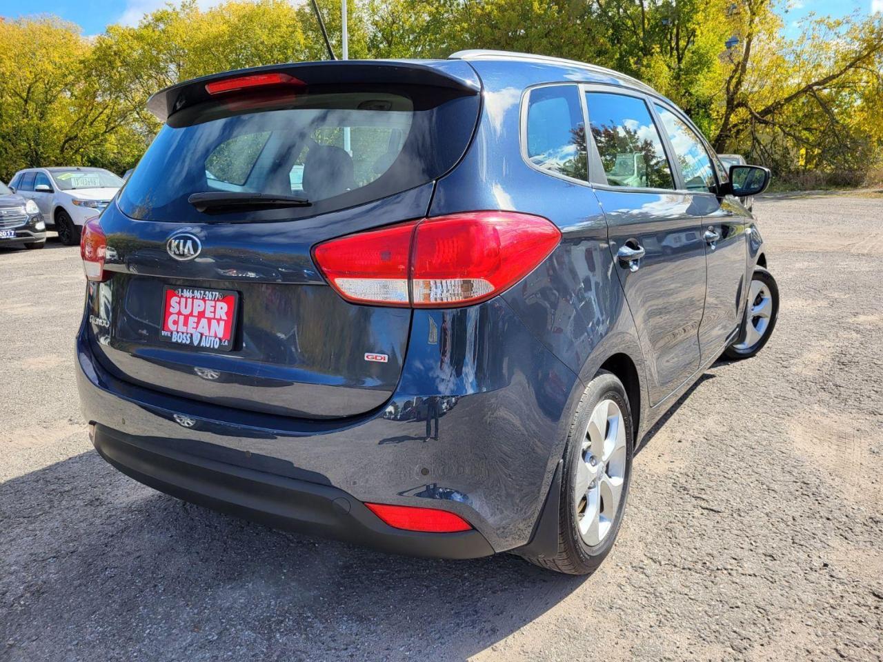 2014 Kia Rondo LX Photo4