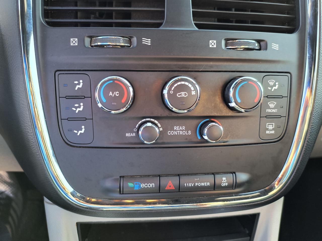 2017 Dodge Grand Caravan SXT Premium Plus Photo41