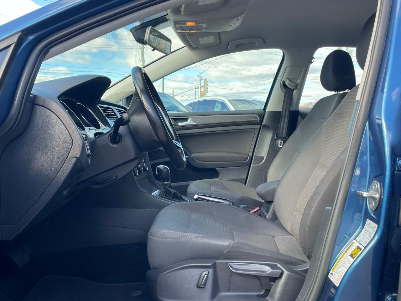 2018 Volkswagen Golf Trendline + 5-door Auto NO ACCIDENT LOW KM B-TOOTH - Photo #15