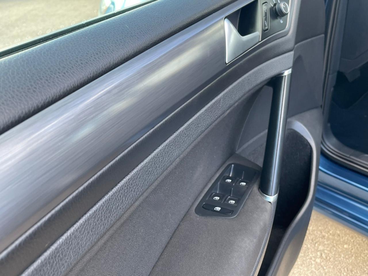 2018 Volkswagen Golf Trendline + 5-door Auto NO ACCIDENT LOW KM B-TOOTH - Photo #14
