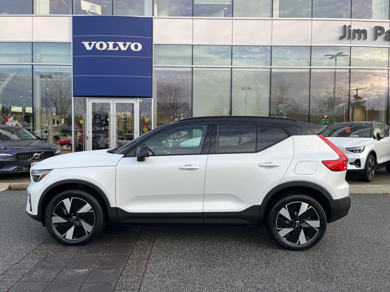 New 2024 Volvo XC40 Recharge Pure Electric Twin eAWD Core for sale in Surrey, BC