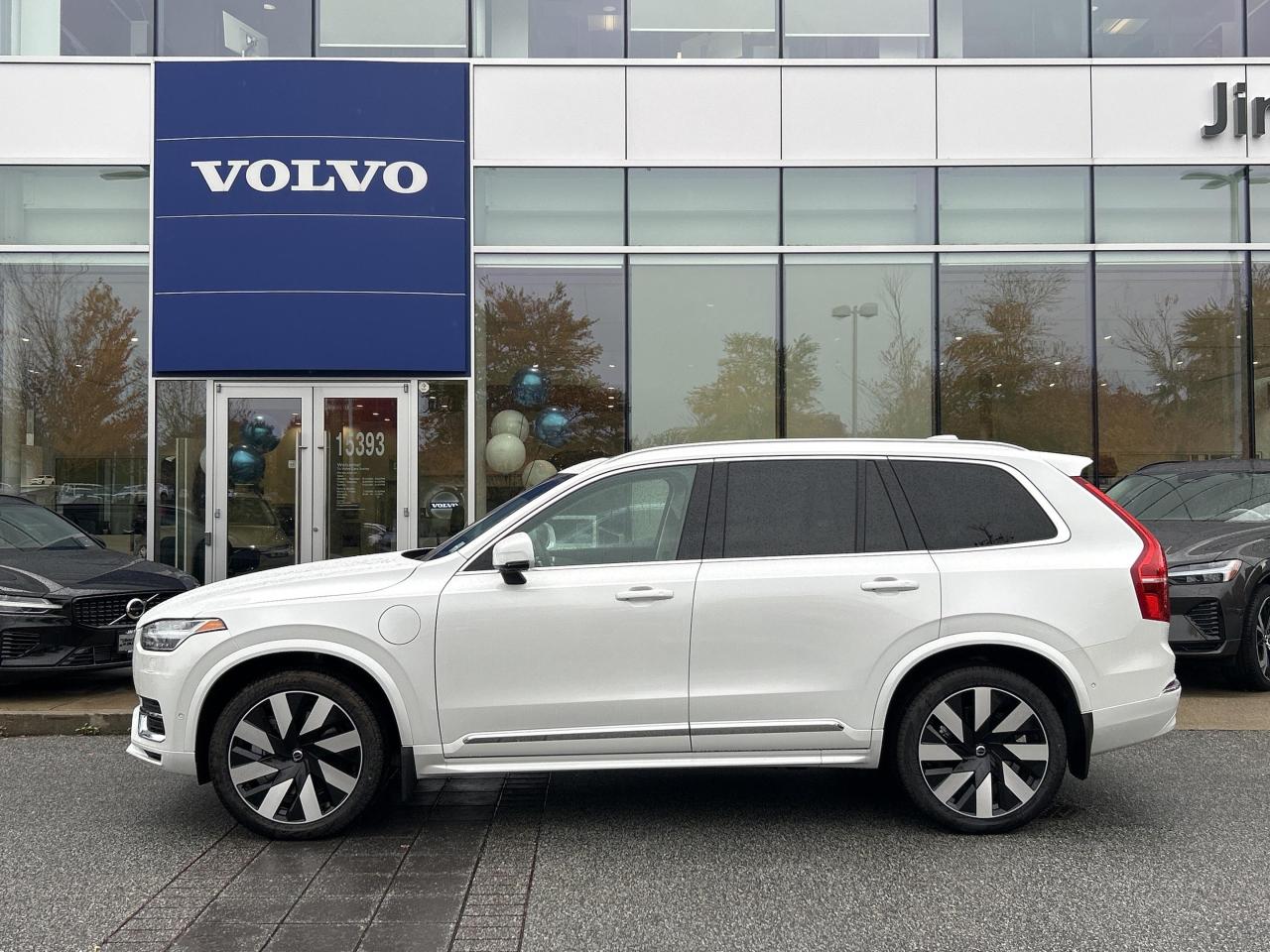 New 2025 Volvo XC90 Plug-In Hybrid T8 AWD Ultra Bright Theme for sale in Surrey, BC