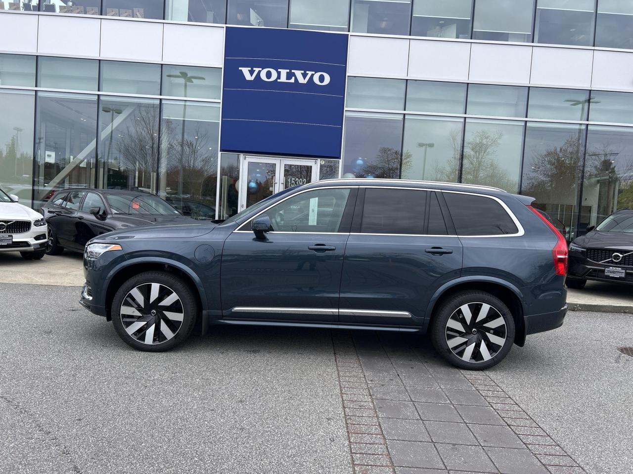 New 2025 Volvo XC90 Plug-In Hybrid T8 AWD Ultra Bright Theme 7-Seater for sale in Surrey, BC