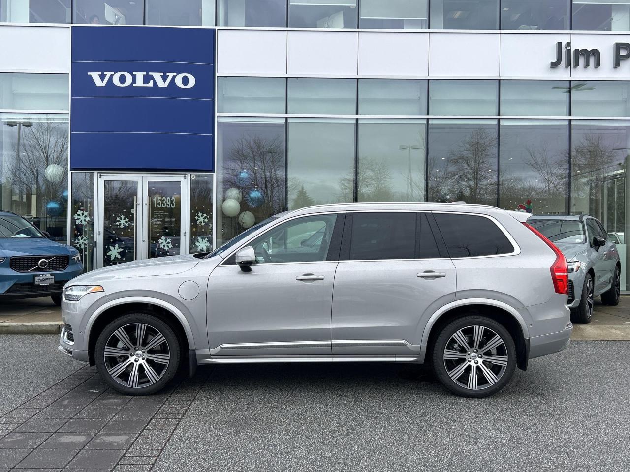 New 2025 Volvo XC90 Plug-In Hybrid T8 AWD Ultra Bright Theme 7-Seater for sale in Surrey, BC