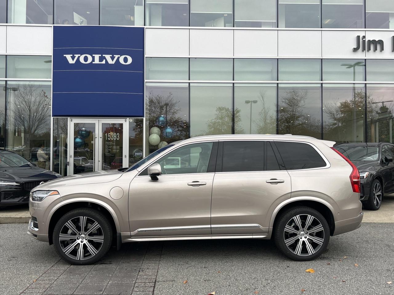 New 2025 Volvo XC90 Plug-In Hybrid T8 AWD Ultra Bright Theme 7-Seater for sale in Surrey, BC