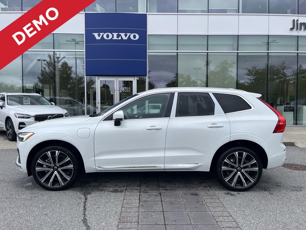 Used 2023 Volvo XC60 Recharge T8 eAWD PHEV Ultimate Bright Theme for sale in Surrey, BC