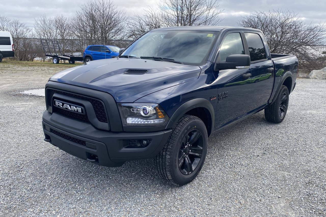 New 2024 RAM 1500 Classic WARLOCK 4X4 CREW CAB 5'7