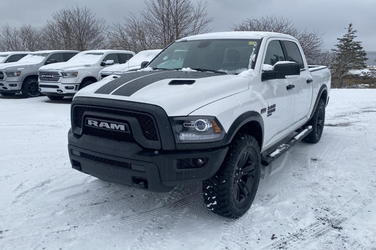 New 2024 RAM 1500 Classic WARLOCK 4X4 CREW CAB 5'7