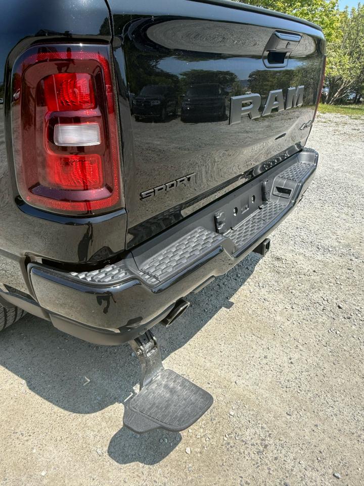 2025 RAM 1500 SPORT 4X4 CREW CAB 5'7" BOX Photo26