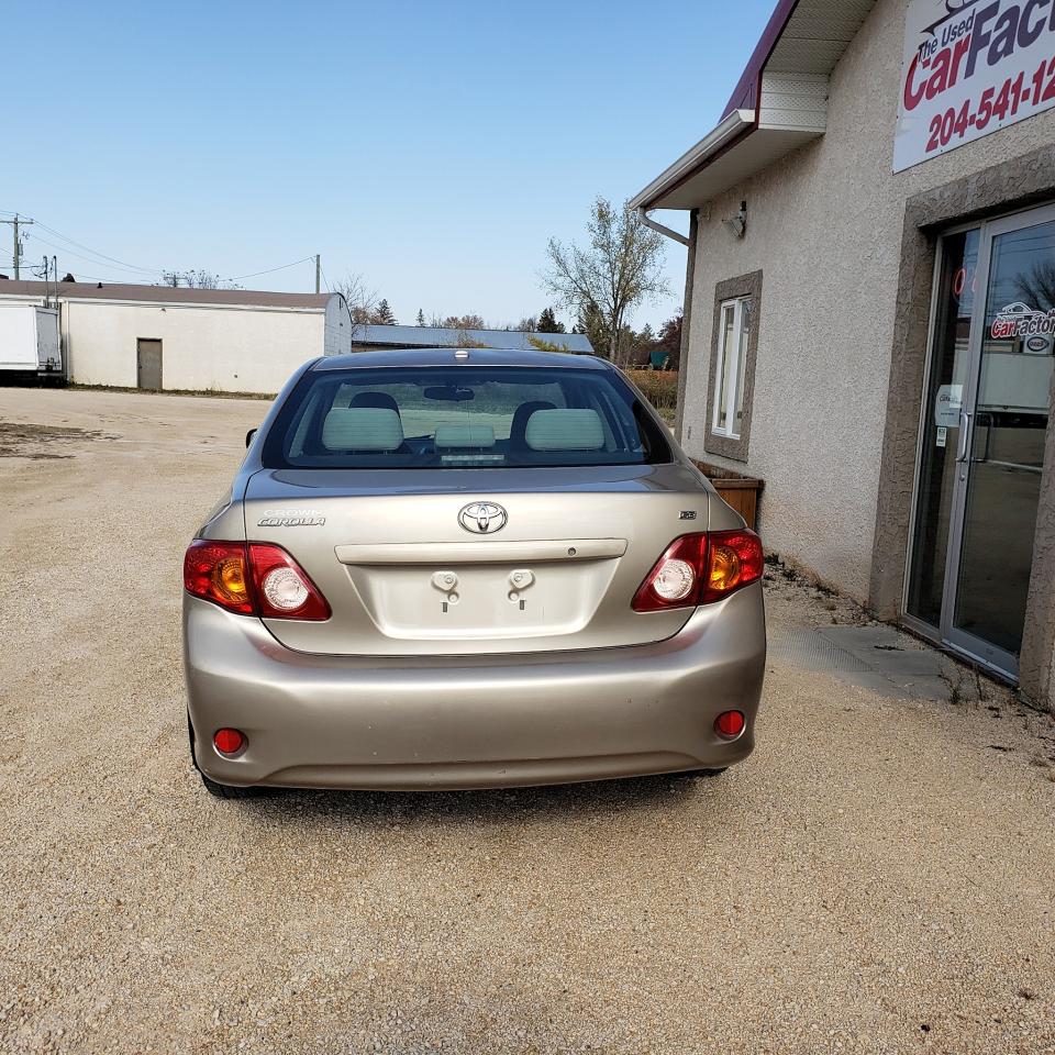 2010 Toyota Corolla Auto CE only 159,991 KM - Photo #16