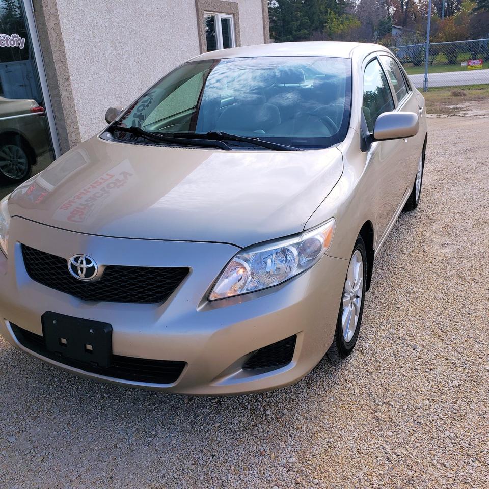 2010 Toyota Corolla Auto CE only 159,991 KM - Photo #4