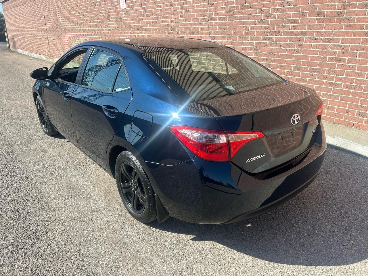 2019 Toyota Corolla LE Photo4