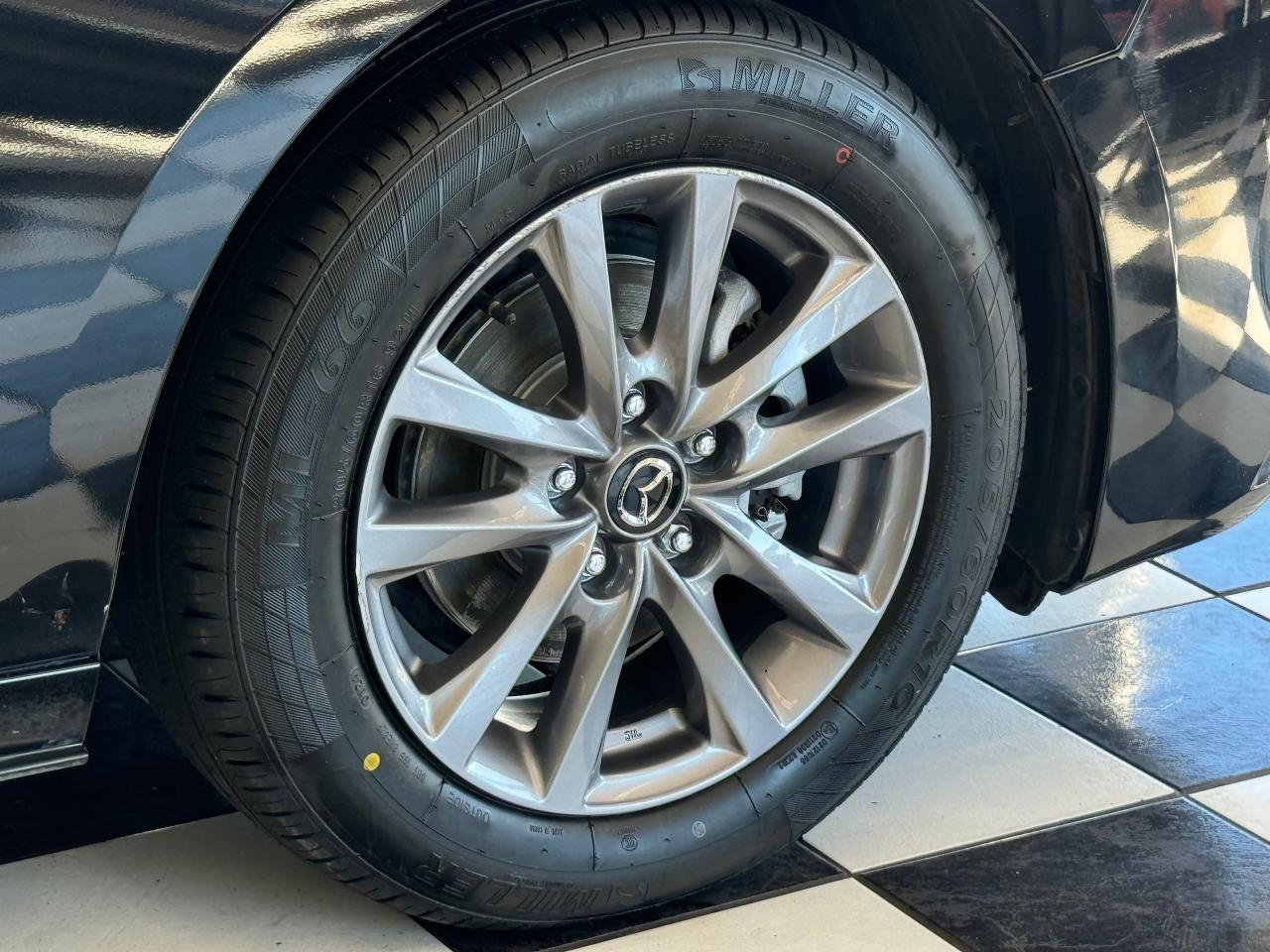 2021 Mazda MAZDA3 GX+New Tires+Brakes+Camera+BSM+CLEAN CARFAX Photo106