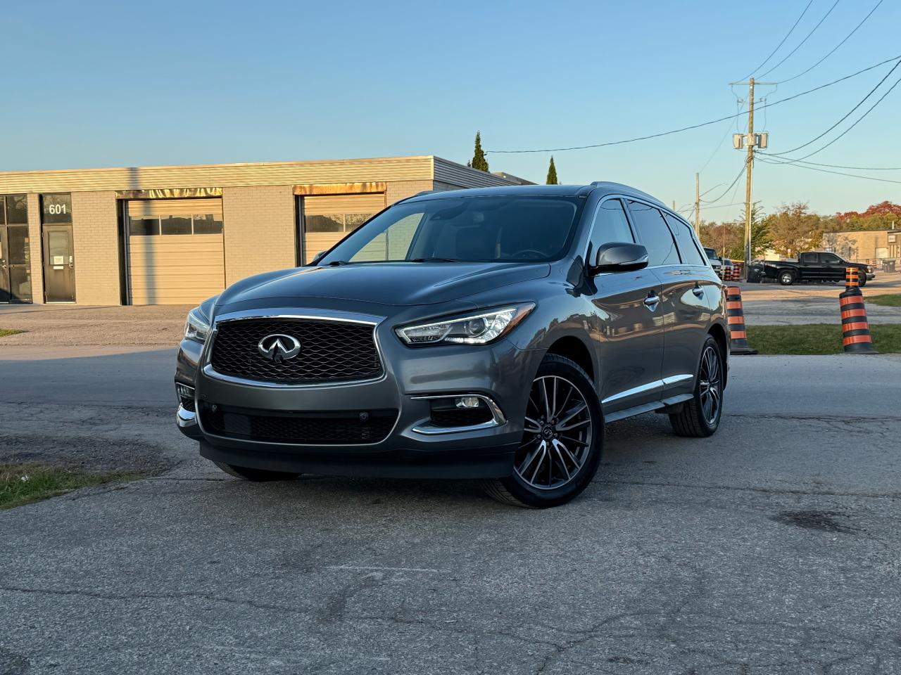 Used 2017 Infiniti QX60 AWD 4dr 7PASS|DVDS|BACKUP|SUNROOF for sale in Oakville, ON