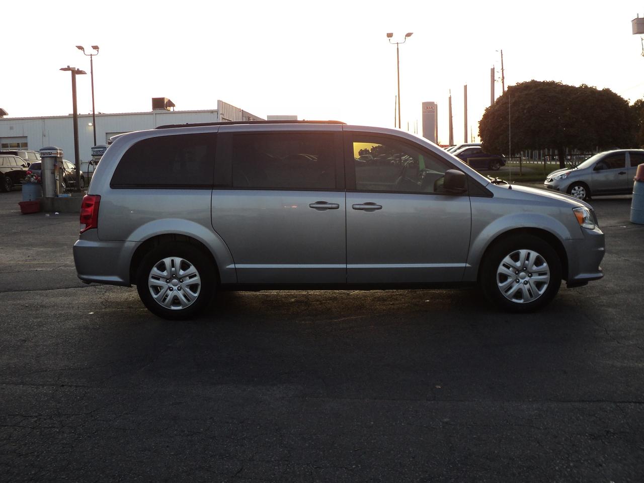 2019 Dodge Grand Caravan SXT Stow-N-Go 3.6L6cyl 7Seater BackUpCam - Photo #5