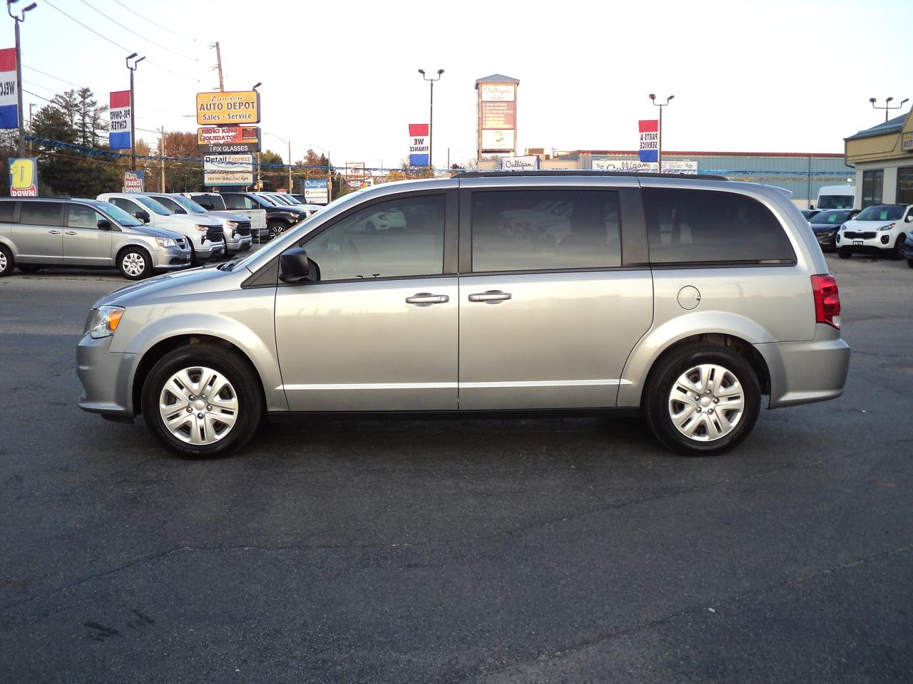 2019 Dodge Grand Caravan SXT Stow-N-Go 3.6L6cyl 7Seater BackUpCam - Photo #6