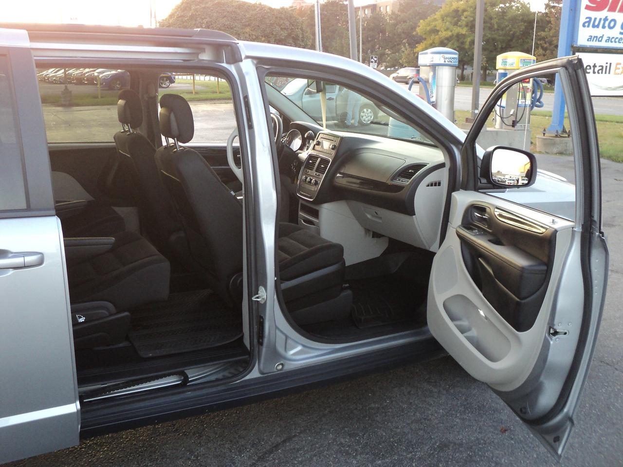 2019 Dodge Grand Caravan SXT Stow-N-Go 3.6L6cyl 7Seater BackUpCam - Photo #17