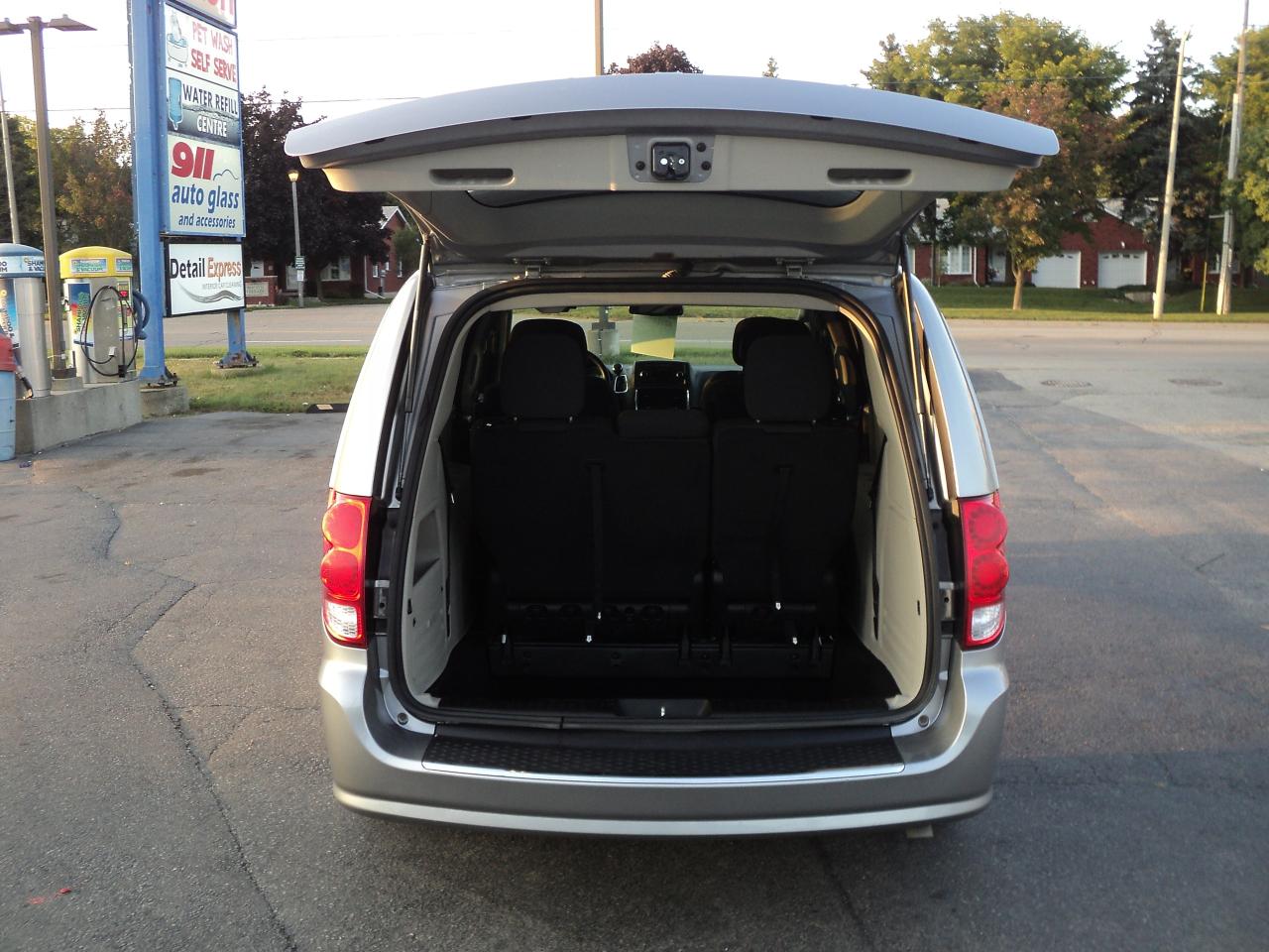 2019 Dodge Grand Caravan SXT Stow-N-Go 3.6L6cyl 7Seater BackUpCam - Photo #7