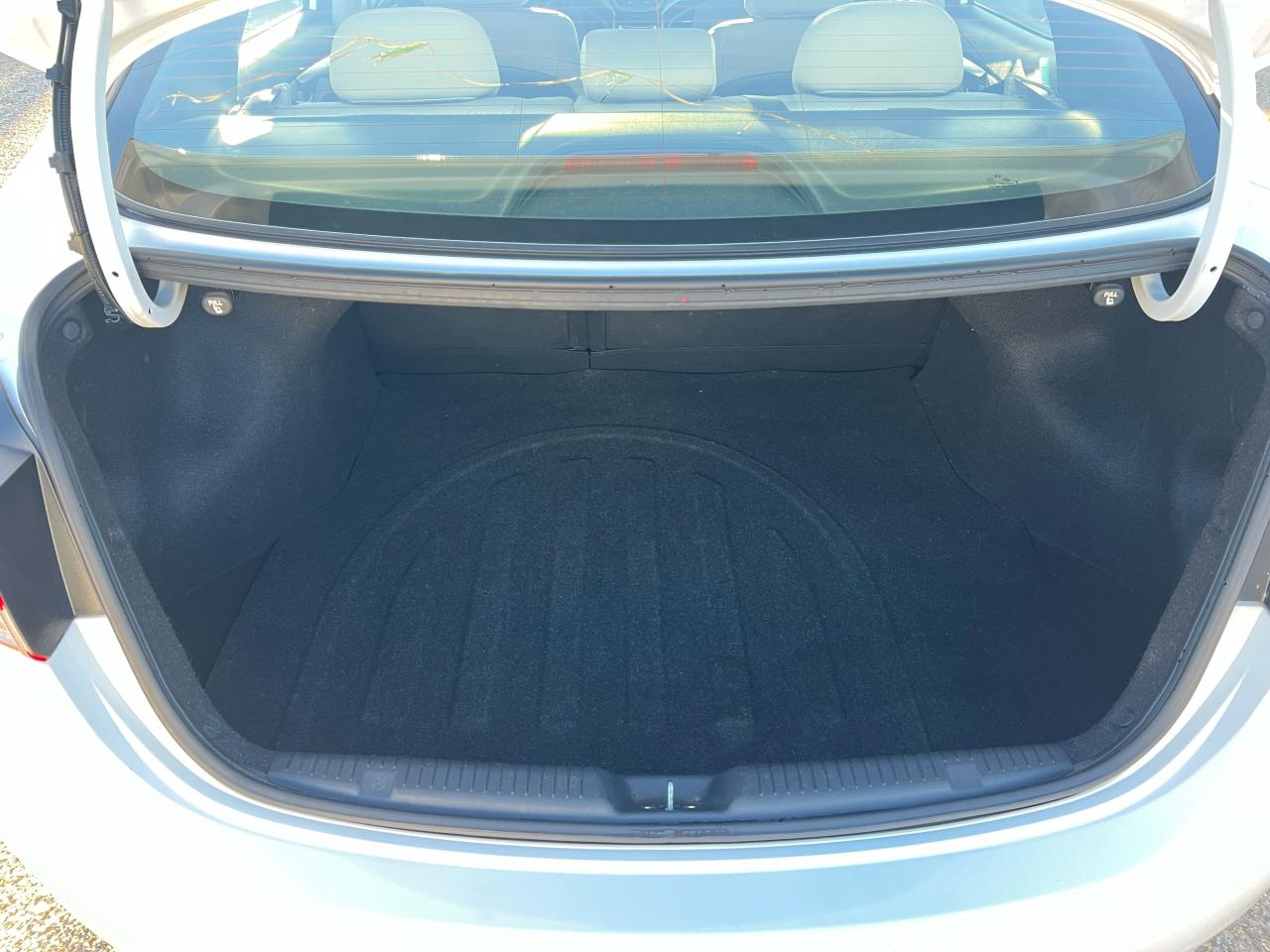 2013 Hyundai Elantra GLS Heated Seats Sun Roof - Photo #4