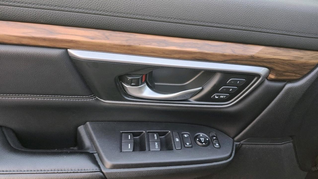 2018 Honda CR-V Touring AWD Photo