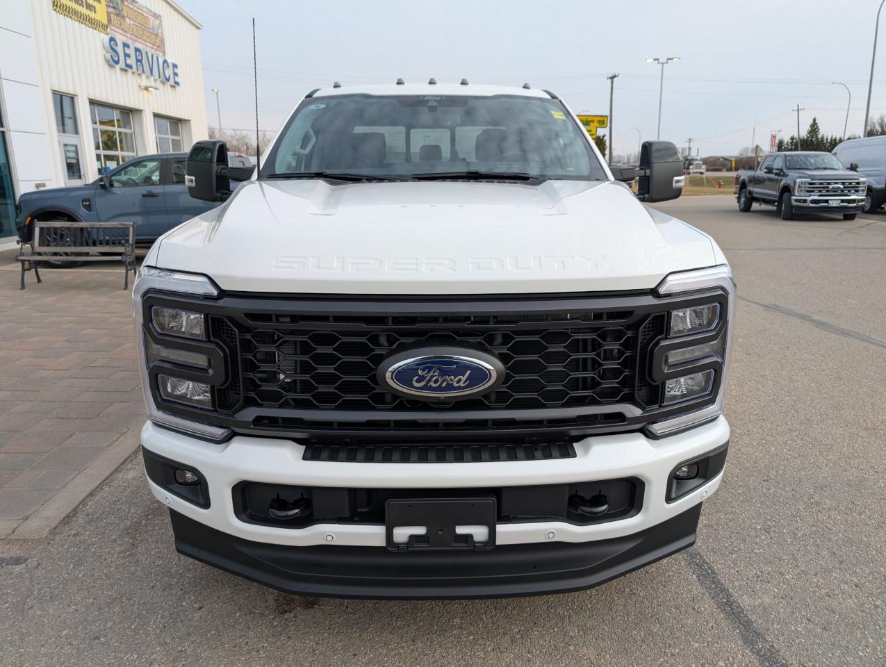 2024 Ford F-250 Super Duty SRW Lariat Photo2