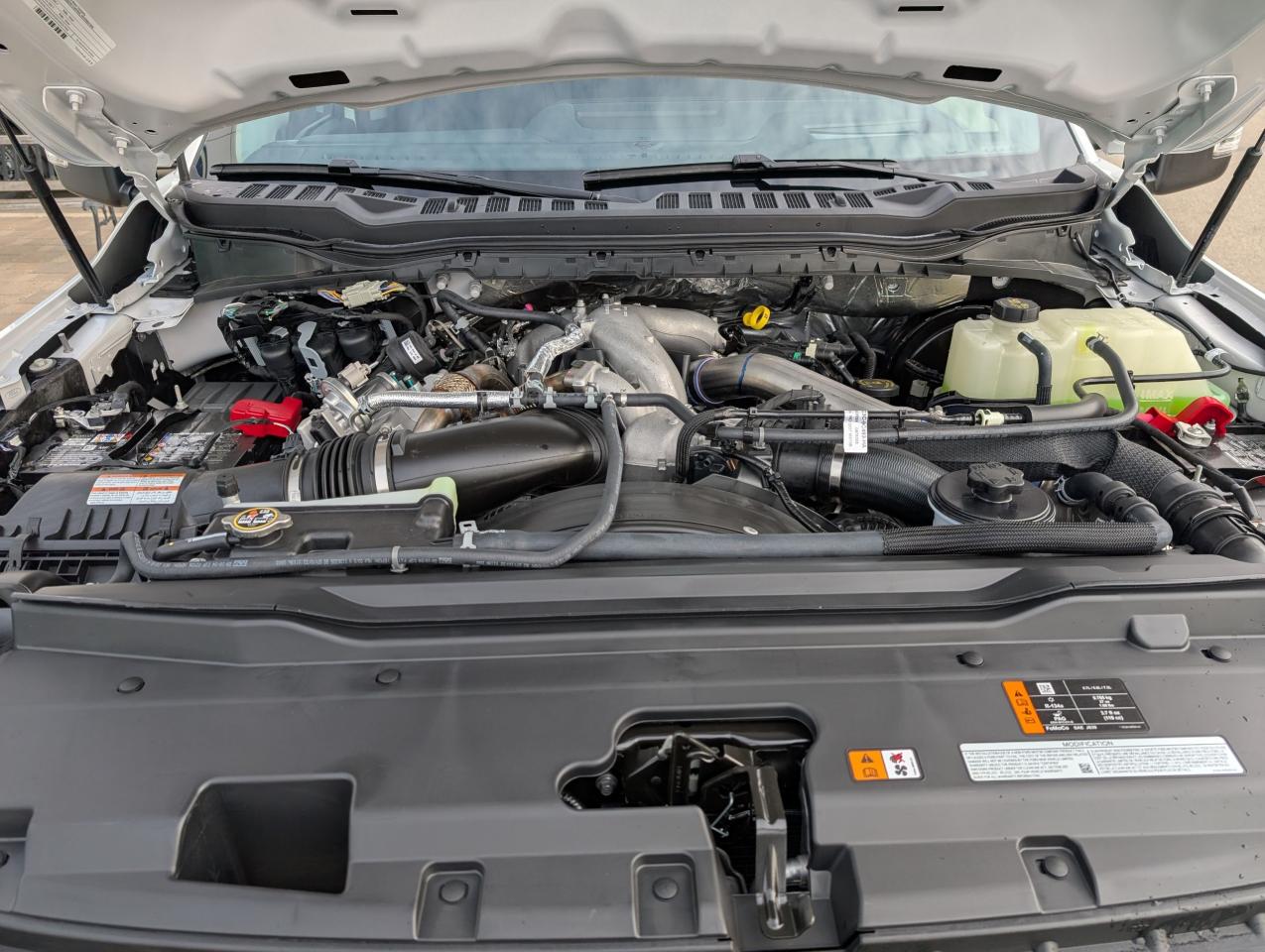 2024 Ford F-250 Super Duty SRW Lariat Photo5