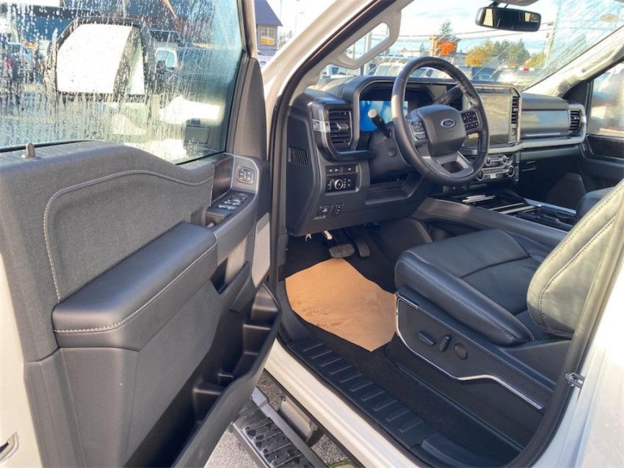 2024 Ford F-350 Super Duty Lariat  - Leather Seats Photo5