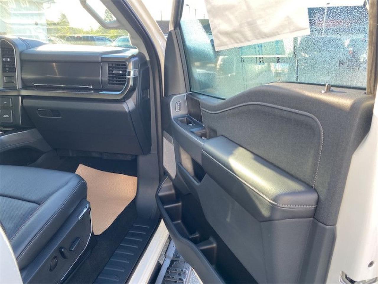 2024 Ford F-350 Super Duty Lariat  - Leather Seats Photo5