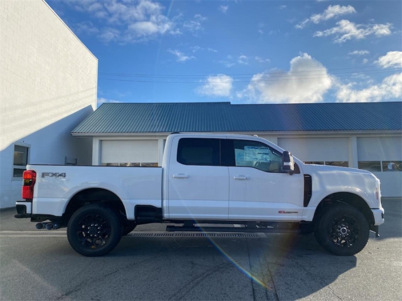 2024 Ford F-350 Super Duty Lariat  - Leather Seats Photo5