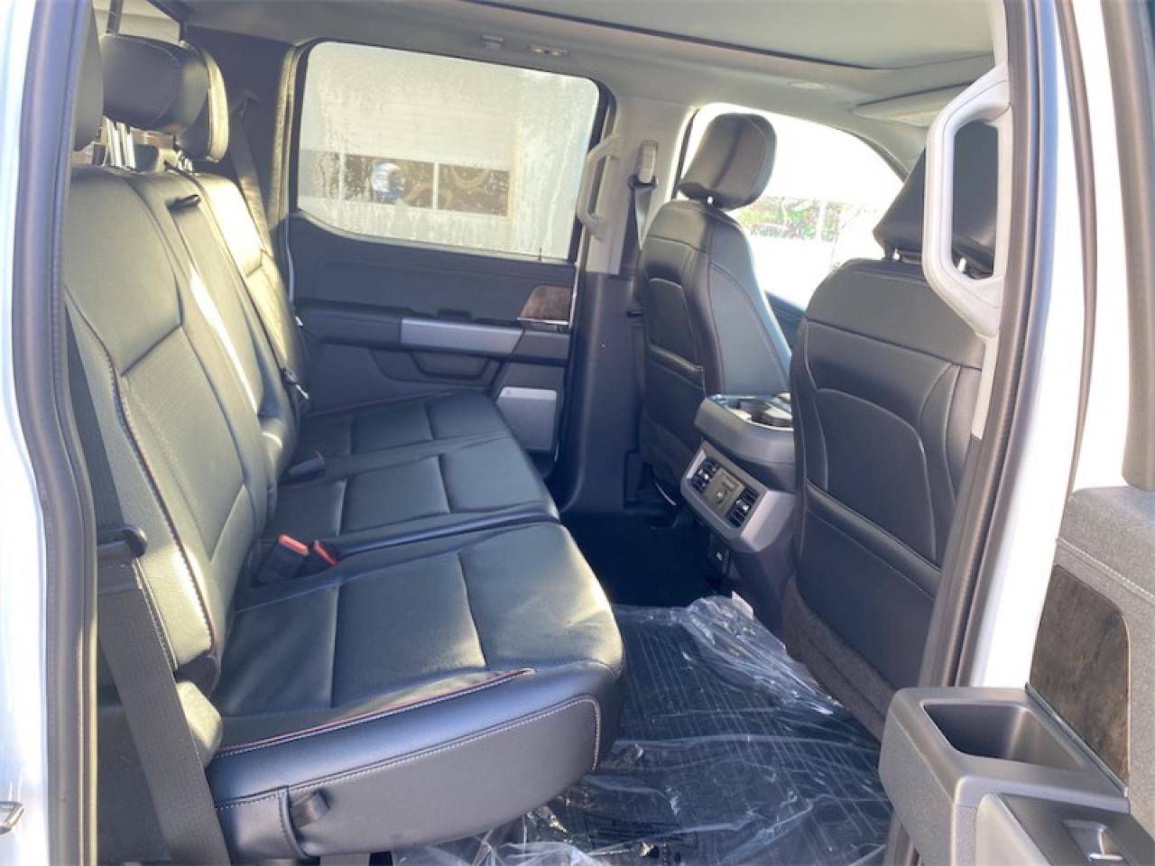 2024 Ford F-350 Super Duty Lariat  - Leather Seats Photo5