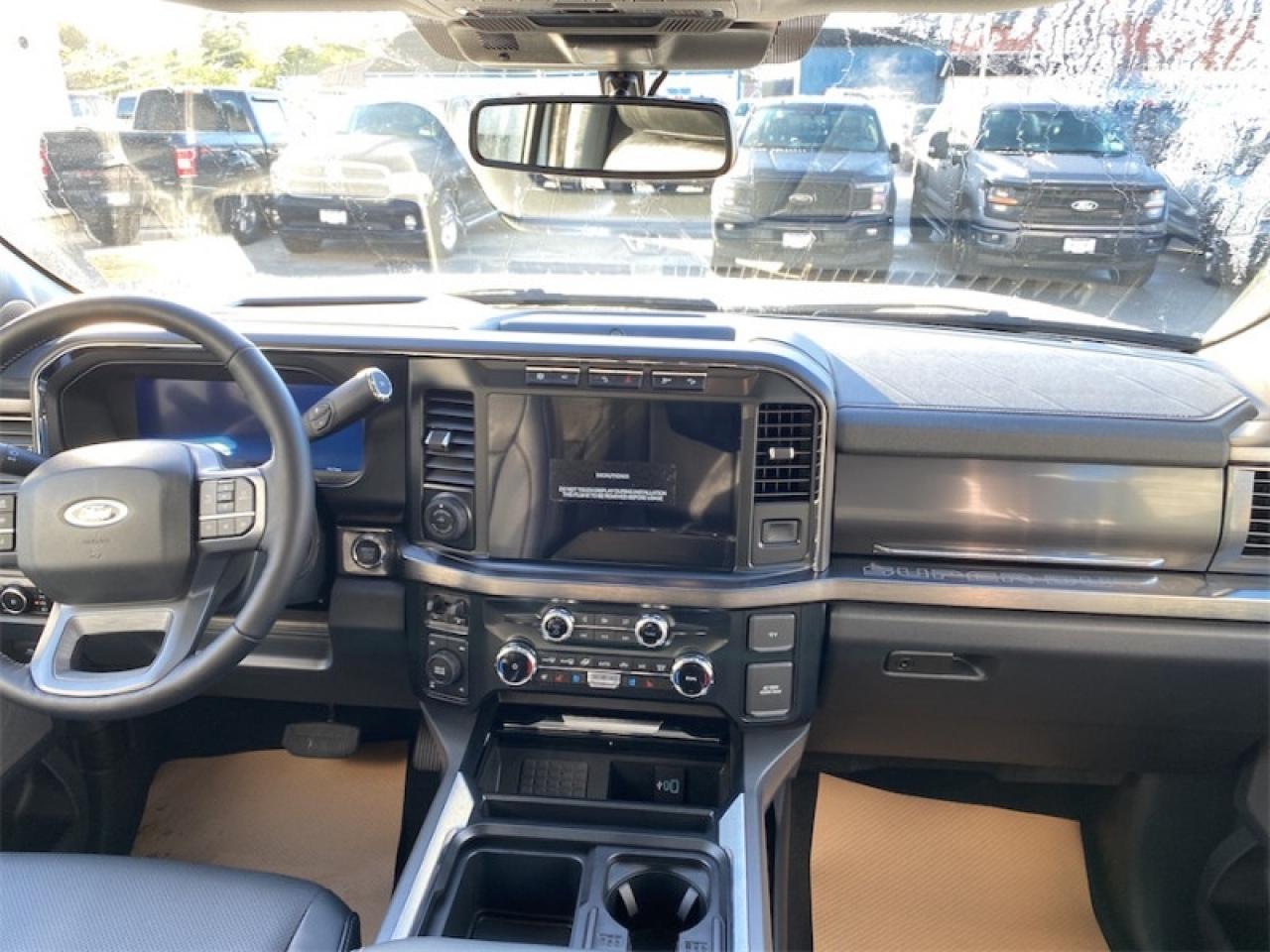 2024 Ford F-350 Super Duty Lariat  - Leather Seats Photo5