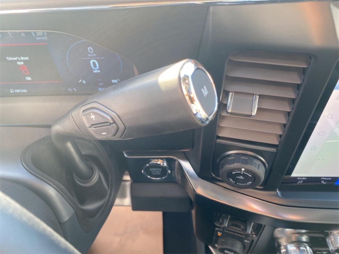 2024 Ford F-350 Super Duty Lariat  - Leather Seats Photo5