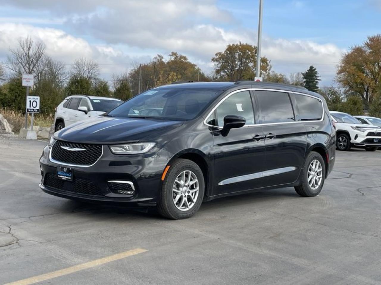 Used 2022 Chrysler Pacifica Touring  Adaptive Cruise, Power Doors + Tailgate, Heated Seats + Steering, Remote Start, Reverse Cam for sale in Guelph, ON