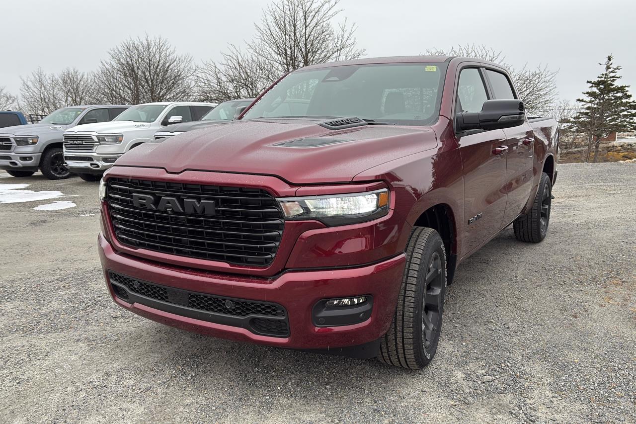 New 2025 RAM 1500 SPORT 4X4 CREW CAB 5'7