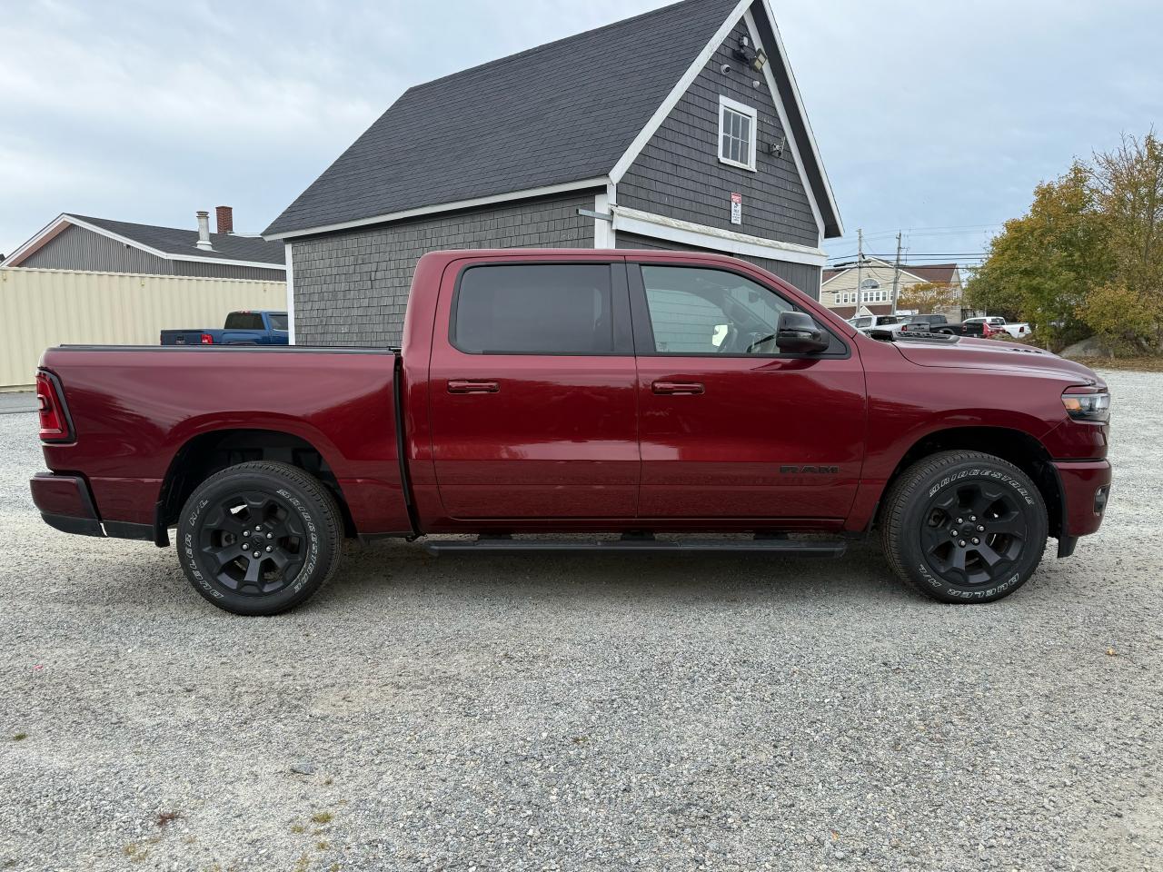 2025 RAM 1500 SPORT 4X4 CREW CAB 5'7" BOX Photo4