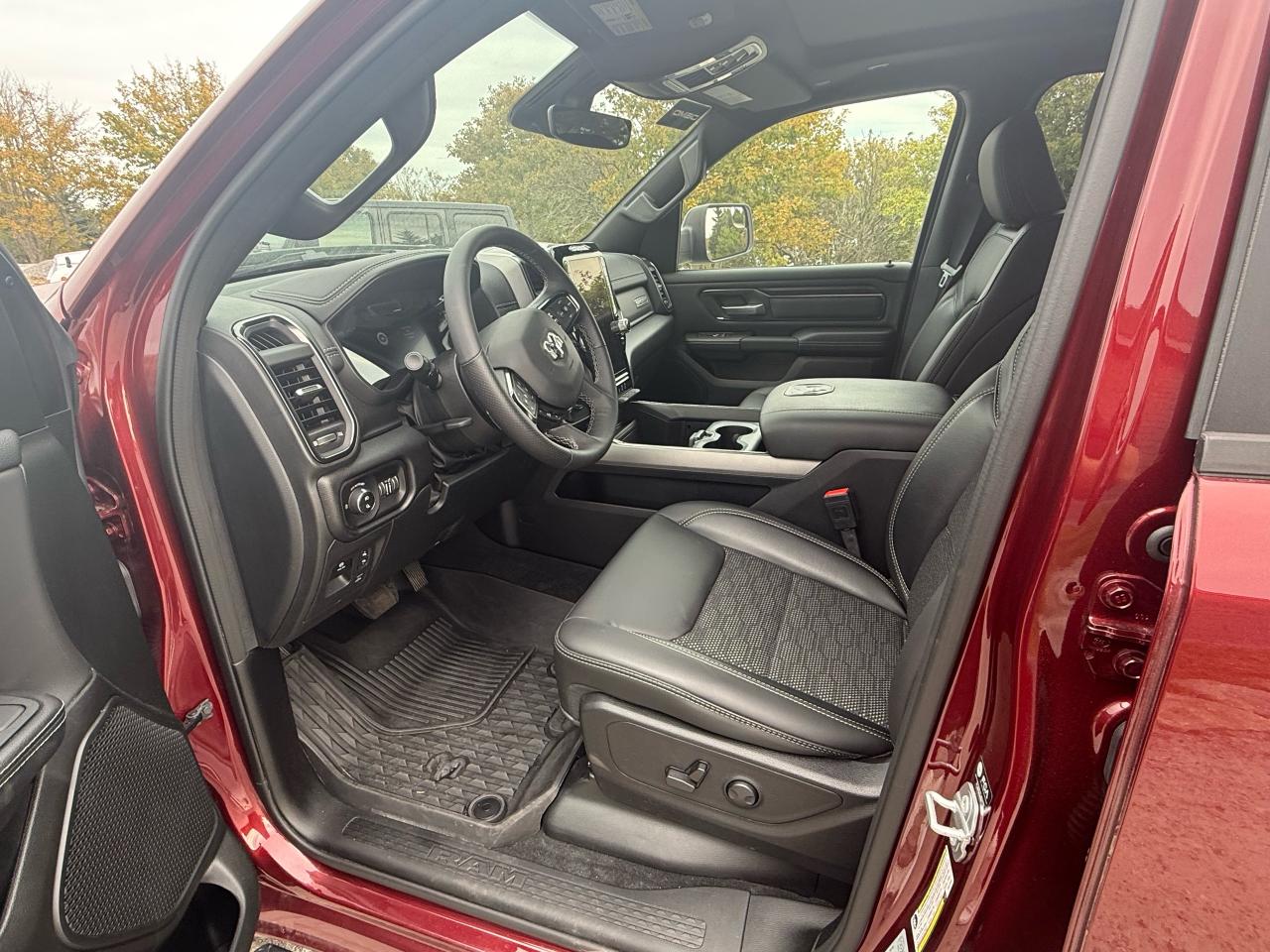 2025 RAM 1500 SPORT 4X4 CREW CAB 5'7" BOX Photo12