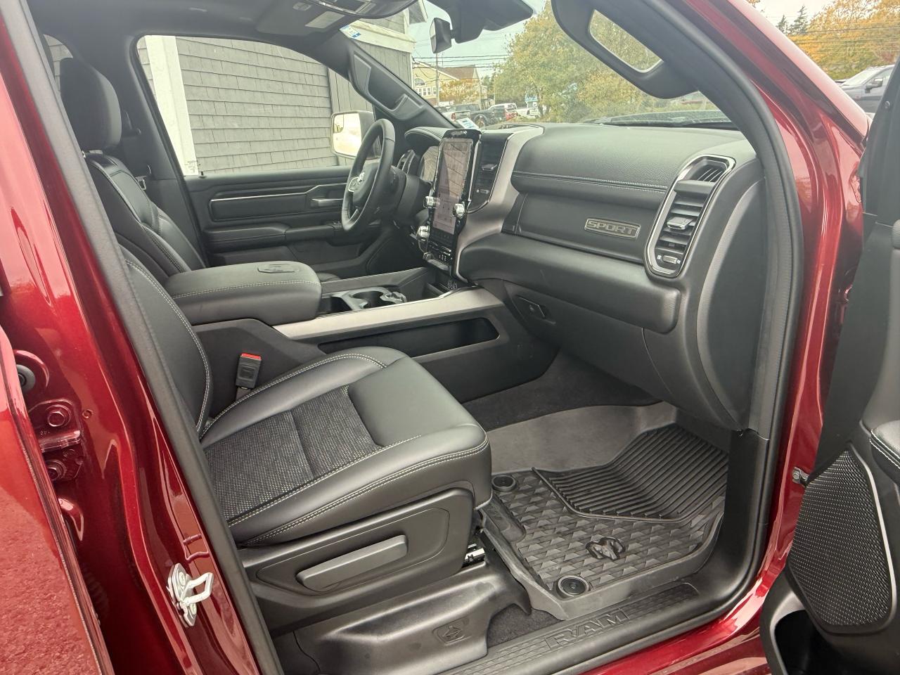 2025 RAM 1500 SPORT 4X4 CREW CAB 5'7" BOX Photo19