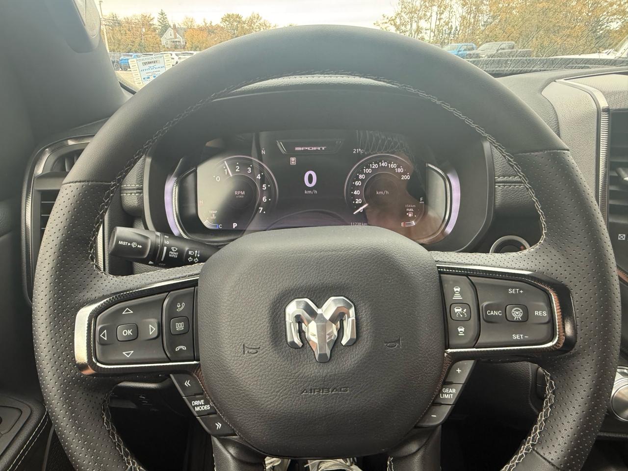 2025 RAM 1500 SPORT 4X4 CREW CAB 5'7" BOX Photo36