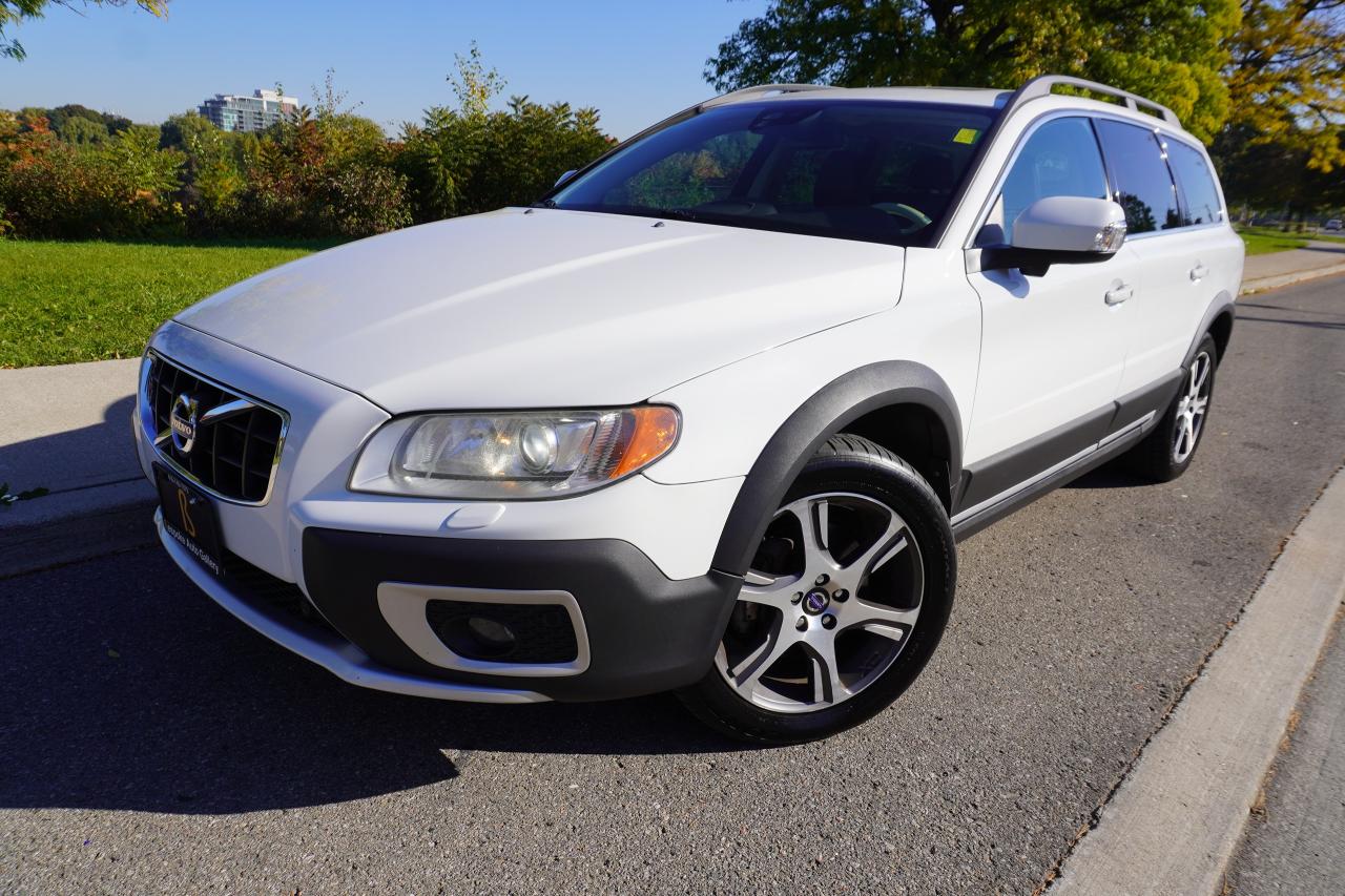 Used 2012 Volvo XC70 T6 AWD / NO ACCIDENTS / STUNNING COMBO / LOCAL CAR for sale in Etobicoke, ON