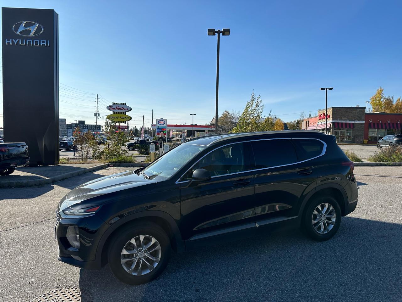 Used 2019 Hyundai Santa Fe 2.4L Essential AWD w/Safety Pkg/Dk Chrome Accent for sale in North Bay, ON