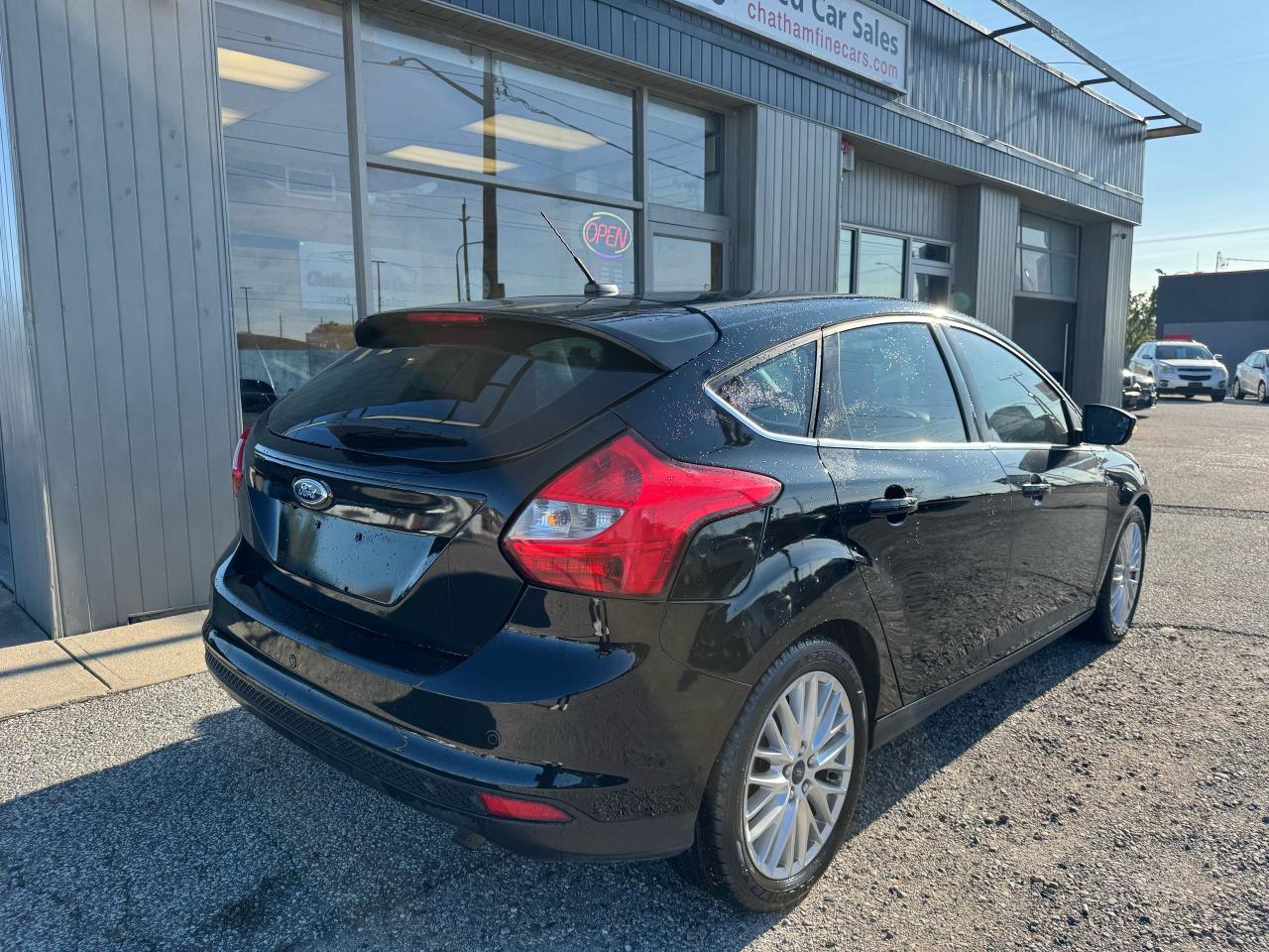 2013 Ford Focus Titanium Photo3