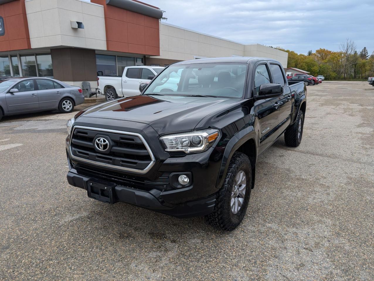 Used 2016 Toyota Tacoma SR5 for sale in Steinbach, MB