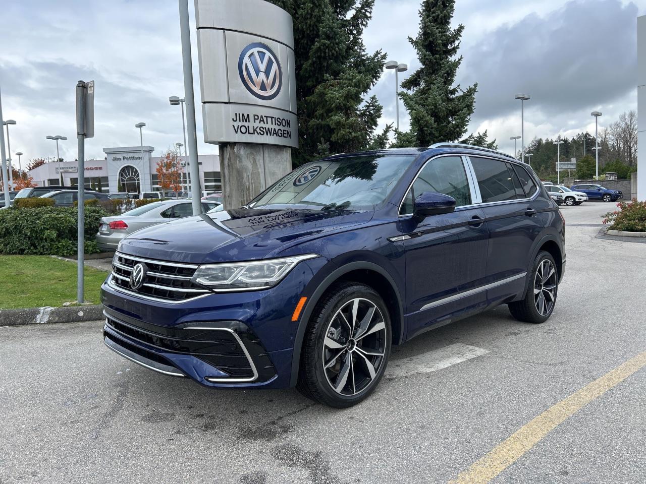 New 2024 Volkswagen Tiguan Highline R-Line 2.0T 8sp at w/Tip 4M for sale in Surrey, BC