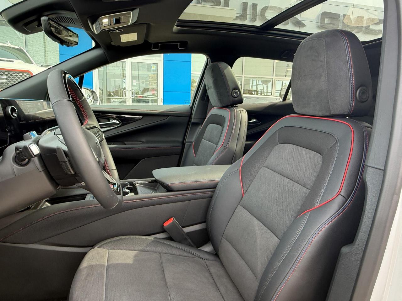 2025 Chevrolet Blazer EV RS FULLY ELECTRIC WITH REMOTE START/ENTRY, HEATED SEATS, HEATED STEERING WHEEL, SUNROOF, POWER LIFTGATE, HD SURROUND VISION Photo