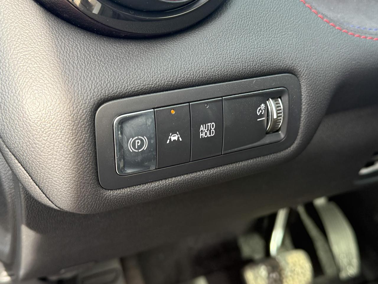 2025 Chevrolet Blazer EV RS FULLY ELECTRIC WITH REMOTE START/ENTRY, HEATED SEATS, HEATED STEERING WHEEL, SUNROOF, POWER LIFTGATE, HD SURROUND VISION Photo