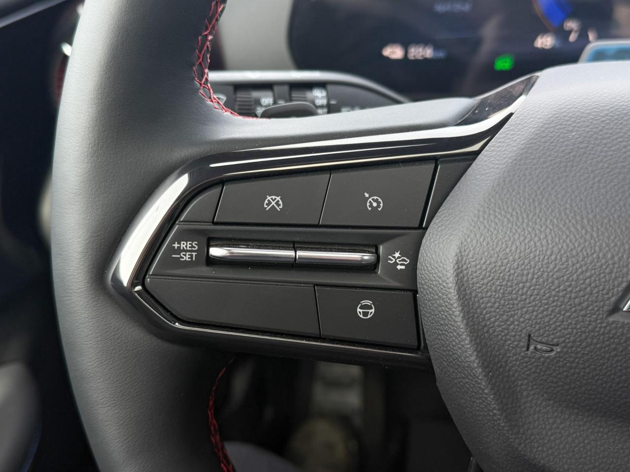 2025 Chevrolet Blazer EV RS FULLY ELECTRIC WITH REMOTE START/ENTRY, HEATED SEATS, HEATED STEERING WHEEL, SUNROOF, POWER LIFTGATE, HD SURROUND VISION Photo