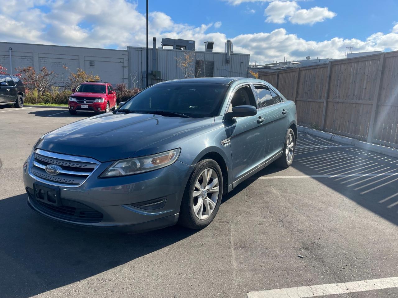 Used 2010 Ford Taurus SEL for sale in Hamilton, ON