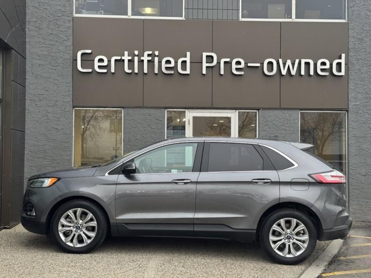 Used 2022 Ford Edge TITANIUM w/ AWD / NAVI / PANORAMIC ROOF for sale in Calgary, AB