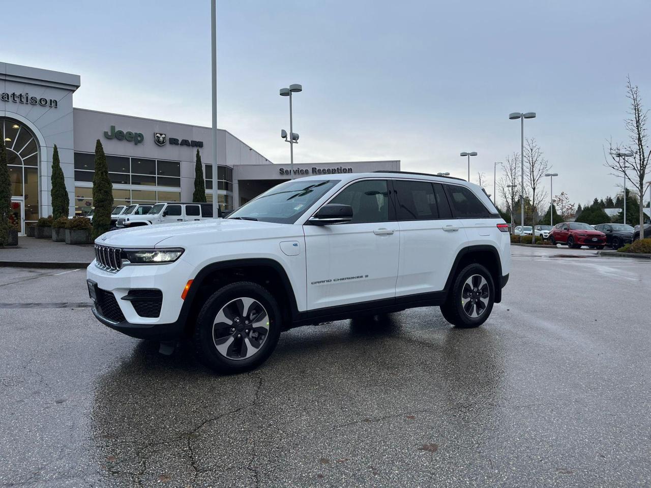 New 2025 Jeep Grand Cherokee 4xe PHEV**hov lane**great options for sale in Surrey, BC